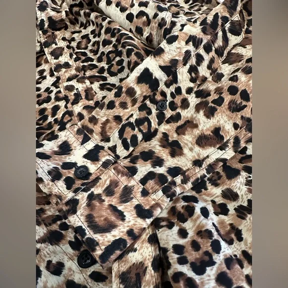 Jack London 💯% cotton leopard print shirt 🐆 - Picture 4 of 6